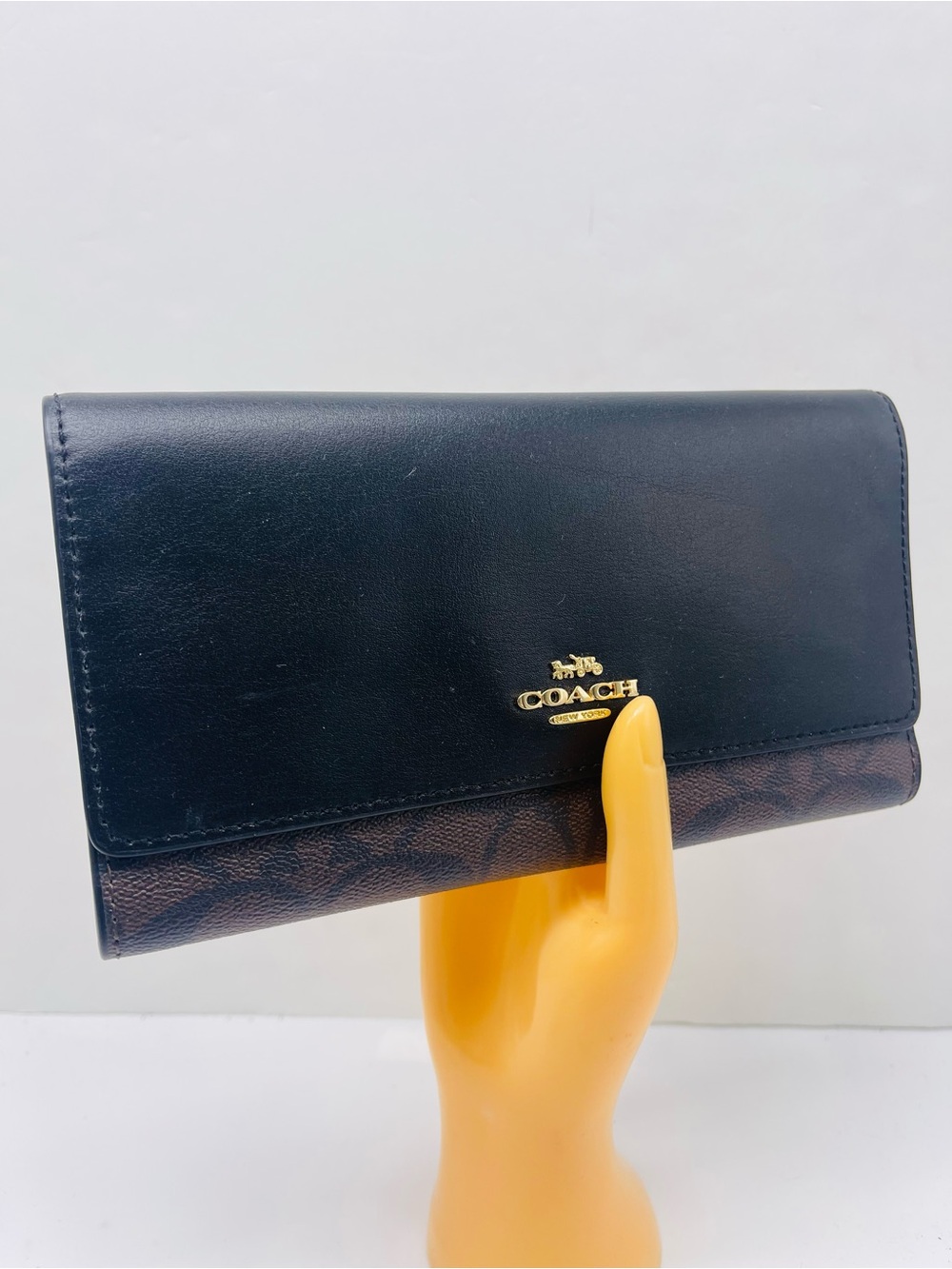 Coach Slim Trifold In Signature Canvas PVC Trifold Wallet IM/Brown/Black
NWT